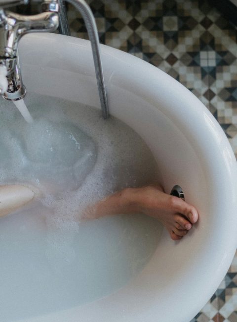 Sex in a Bathtub: Safety Tips Couples Should Know
