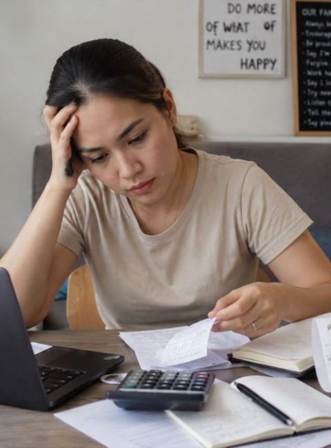 10 Bad Money Habits That Can Keep You Financially Struggling